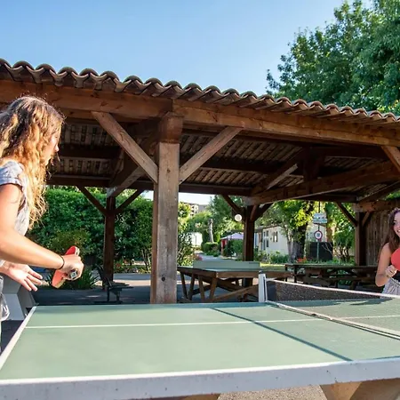 Riviera Azur Kamp alanı *